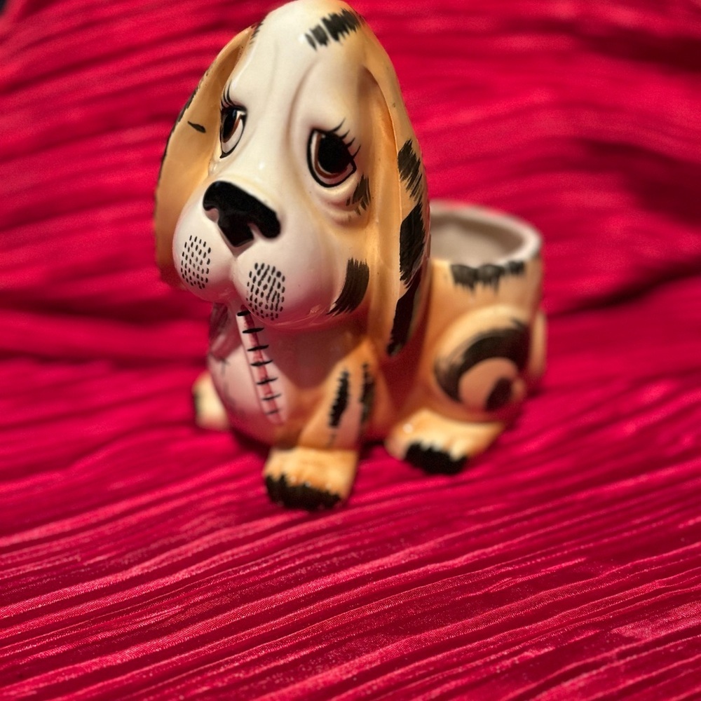 Vintage Rubens Bassett dog planter- made in Japan , preloved